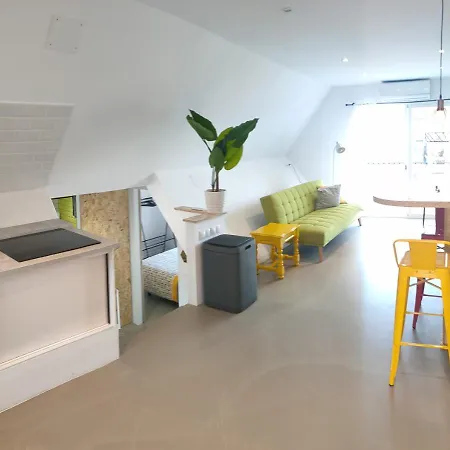 Hexagon By Namaste Elite Apartman *